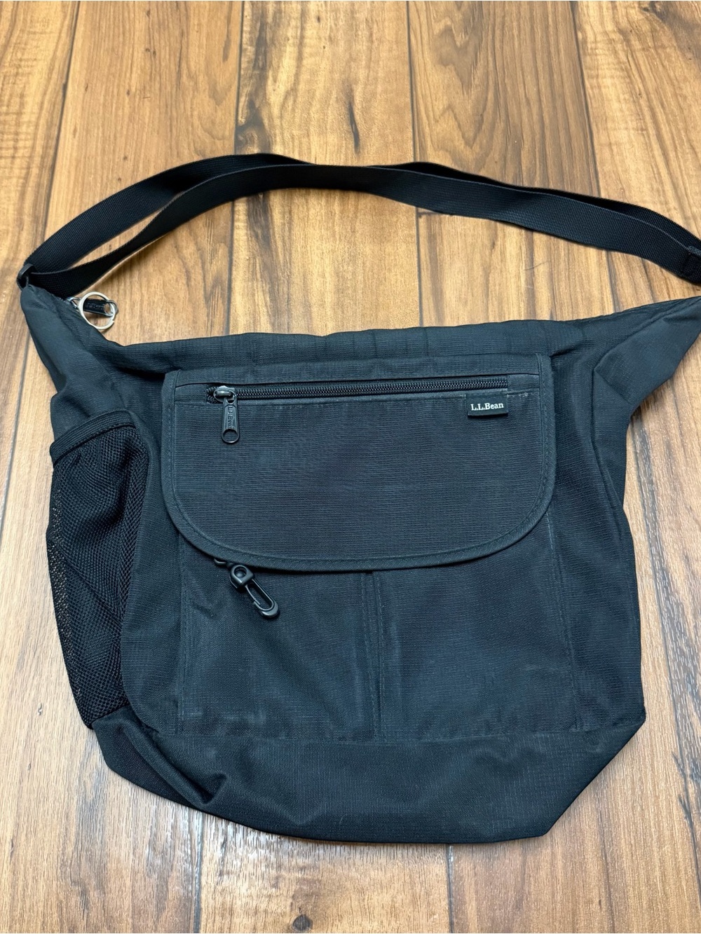 L.L. Bean Bag Zip Up Crossbody Messenger Bag Black Polyester 0FHB6